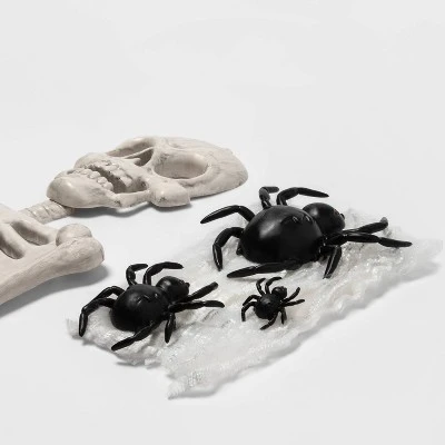 Hyde & EEK! Boutique 11pc Skeletons and Spiders Halloween Decorative Scene Setter Kit - Hyde & EEK! Boutique™ 2 Hyde & EEK! Boutique 11pc Skeletons and Spiders Halloween Decorative Scene Setter Kit - Hyde & EEK! Boutique™ - Image 2