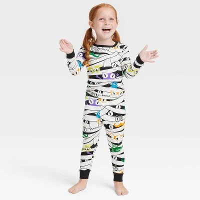 Toddler Glow-In-The-Dark Mummy Halloween Matching Family Pajama Set - Hyde & EEK! Boutique™ White 4 Toddler Glow-In-The-Dark Mummy Halloween Matching Family Pajama Set - Hyde & EEK! Boutique™ White - Image 4