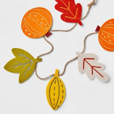 Hyde & EEK! Boutique 6' Harvest Leaves and Pumpkins Garland - Hyde & EEK! Boutique™ 2 Hyde & EEK! Boutique 6' Harvest Leaves and Pumpkins Garland - Hyde & EEK! Boutique™ - Image 2
